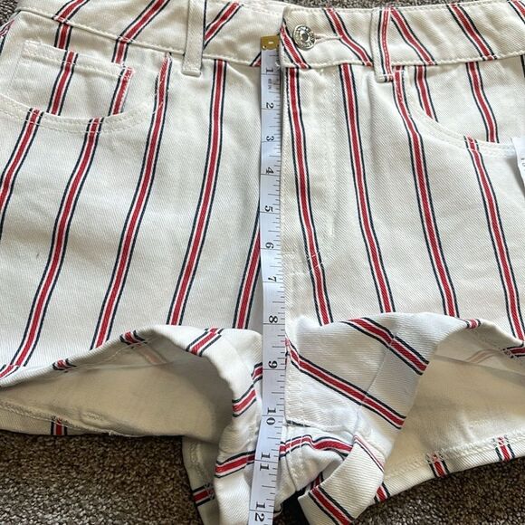 NWT PacSun Los Angeles Shorts Women's 26 White Red Striped Mom Shorts Pockets. - Picture 12 of 12